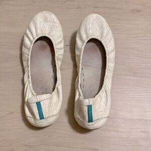 Diamond White Croc Tieks